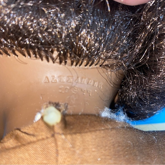 Two vintage madame Alexander dolls year 77,&65 19” - Picture 6 of 13